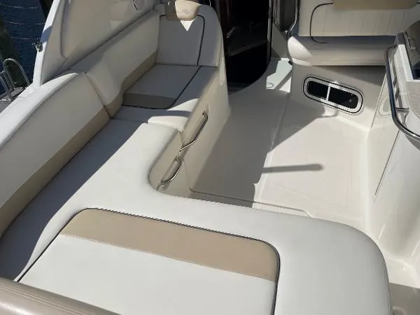 Slide: The Image of Sea Ray 280 Sundancer 2010 - 8