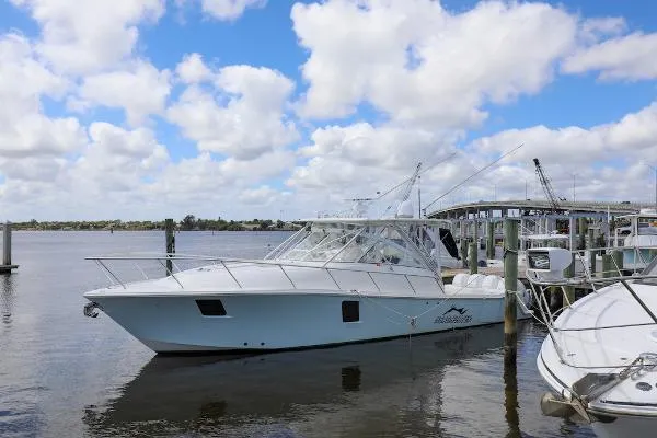 Slide: The Image of SeaVee 43 Express 2010 - 0