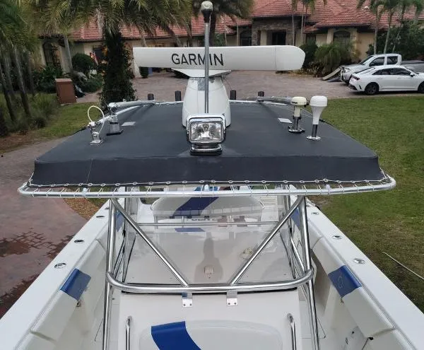Slide: The Image of Fountain Center Console Cuddy 2002 - 8