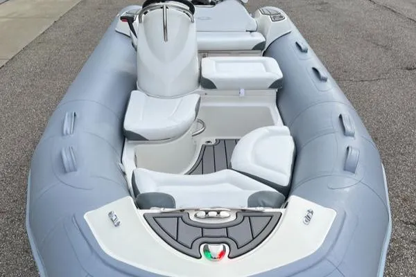 Slide: The Image of Zodiac Yachtline 440 DL PVC GL Edition 60hp In Stock 2023 - 10