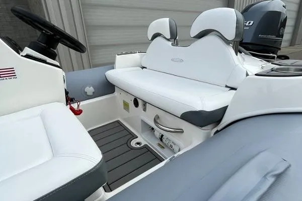 Slide: The Image of Zodiac Yachtline 440 DL PVC GL Edition 60hp In Stock 2023 - 7