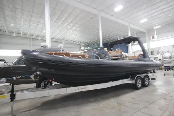 Slide: The Image of Zodiac MEDLINE 9 NEO Twin 300hp In Stock 2022 - 1