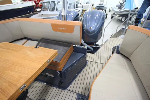 Slide: The Image of Zodiac MEDLINE 9 NEO Twin 300hp In Stock 2022 - 11