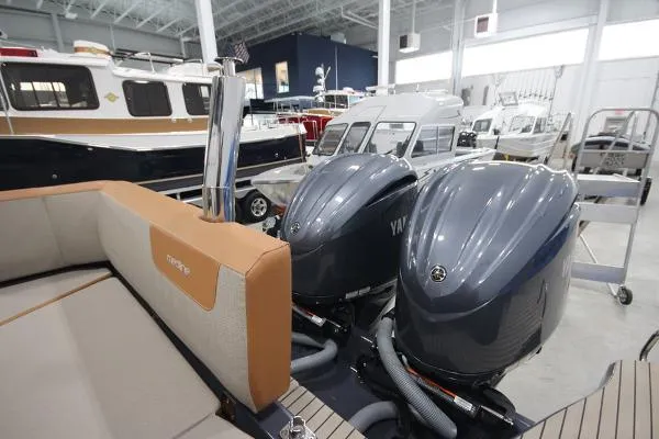 Slide: The Image of Zodiac MEDLINE 9 NEO Twin 300hp In Stock 2022 - 6