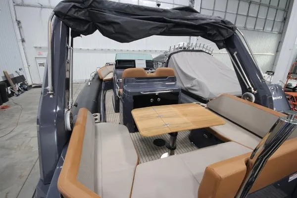 Slide: The Image of Zodiac MEDLINE 9 NEO Twin 300hp In Stock 2022 - 9