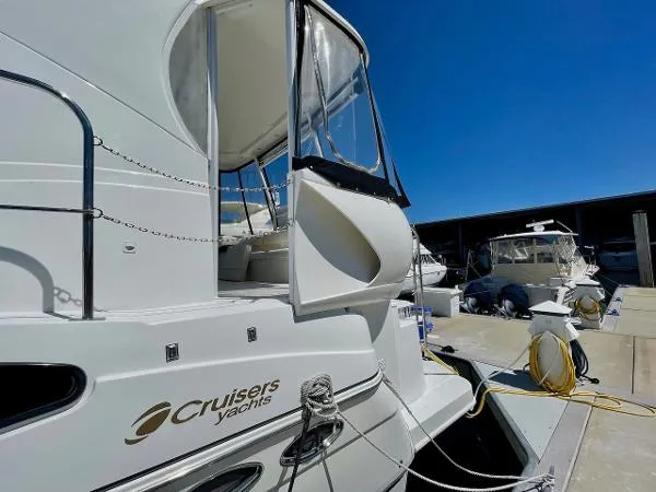 Slide: The Image of Cruisers 385 Motoryacht 2006 - 11