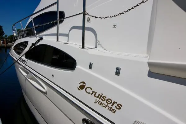 Slide: The Image of Cruisers 385 Motoryacht 2006 - 7