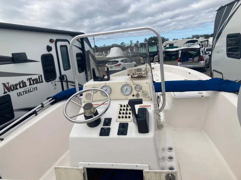 Slide: The Image of Sea Chaser 250 LX Bay Runner 2009 - 5