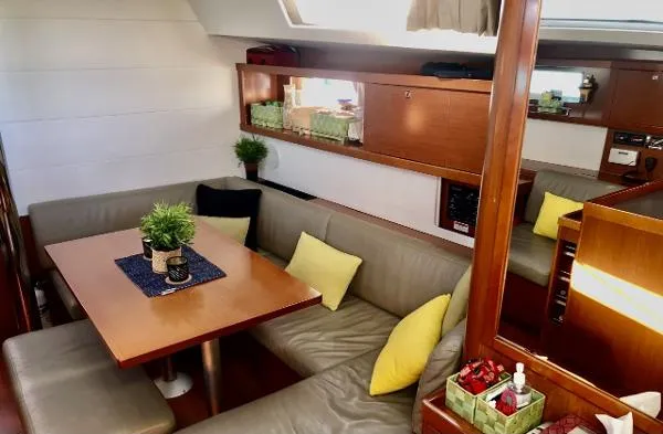 Slide: The Image of Beneteau 45 Oceanis 2012 - 6