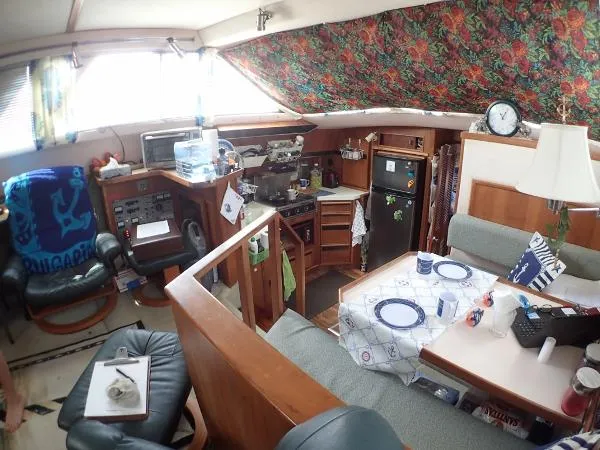 Slide: The Image of Sea Ray 440 Aft Cabin 1989 - 5