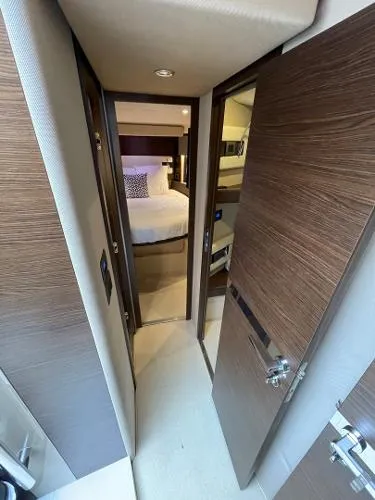 Slide: The Image of Azimut 50 fly 2015 - 10
