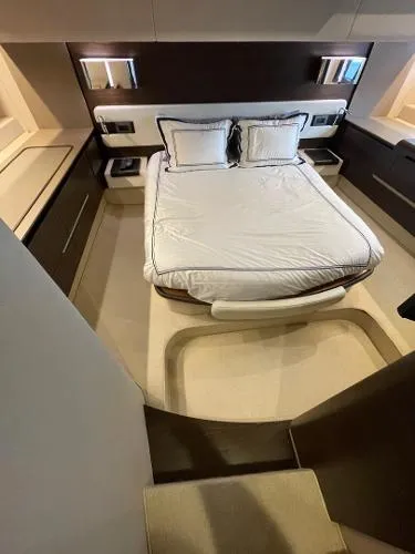 Slide: The Image of Azimut 50 fly 2015 - 11