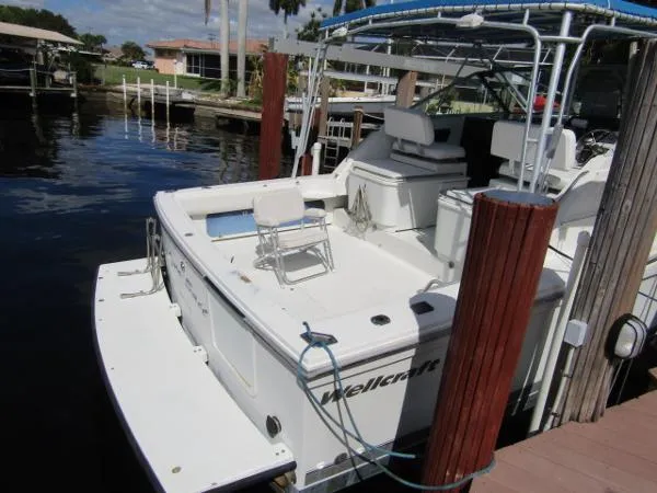 Slide: The Image of Wellcraft 3300 COASTAL 1989 - 7