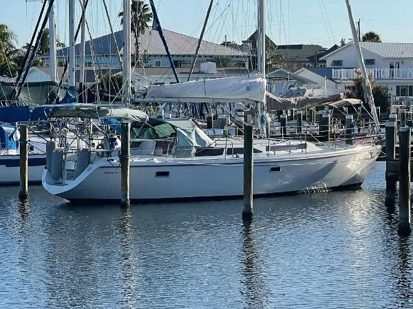 Slide: The Image of Catalina 36 MkII 1995 - 0