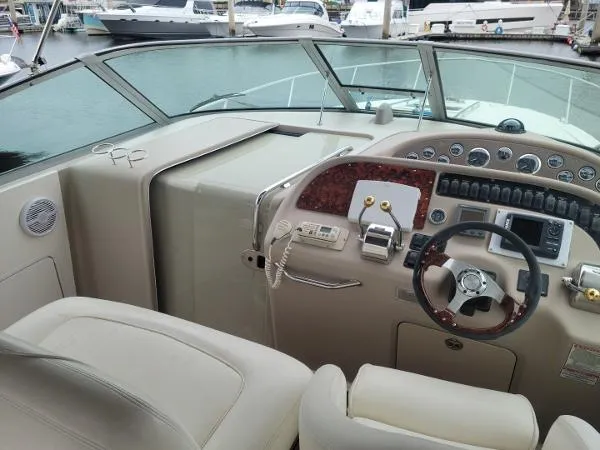 Slide: The Image of Sea Ray 310 Sundancer 2002 - 5