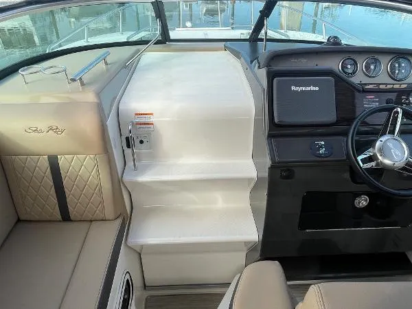 Slide: The Image of Sea Ray 260 Sundancer 2016 - 11