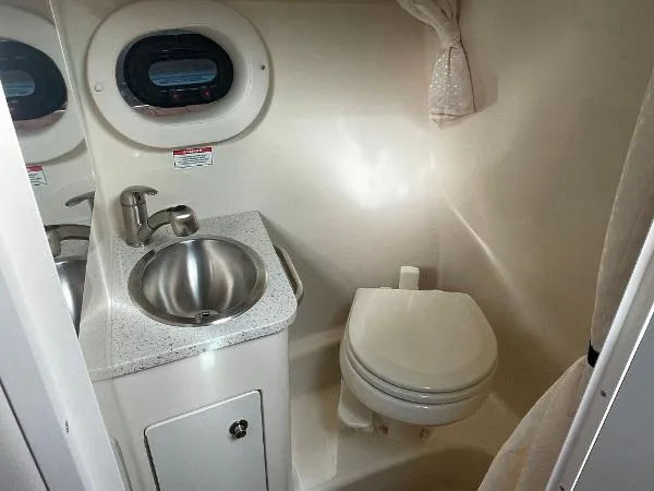 Slide: The Image of Sea Ray 260 Sundancer 2016 - 5