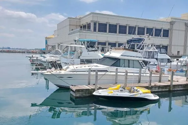 Slide: The Image of Sea Ray 390 Sportfish 1987 - 2