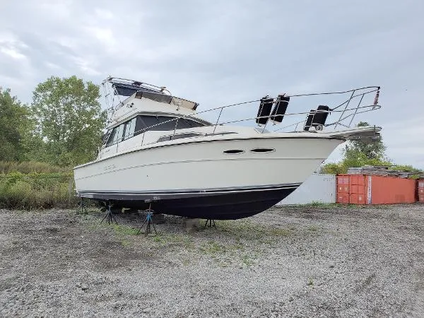 Slide: The Image of Sea Ray 390 Sportfish 1987 - 6
