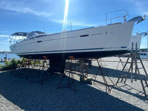Slide: The Image of Beneteau 43 2010 - 1