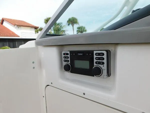 Slide: The Image of Robalo R247 Dual Console 2015 - 6