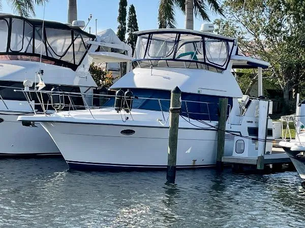 Slide: The Image of Carver Yachts 350 Aft Cabin 1994 - 0
