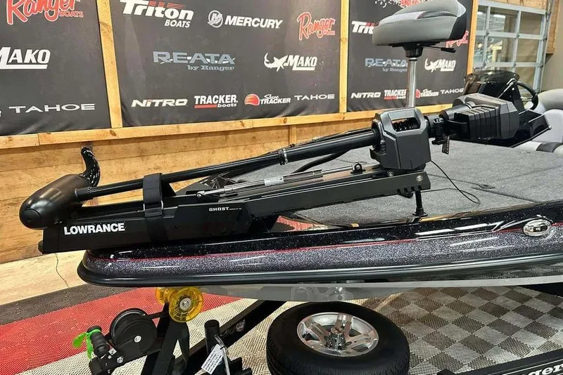 Slide: The Image of 2026 Ranger Z185 boat with Lowrance Ghost trolling motor on display. - 10