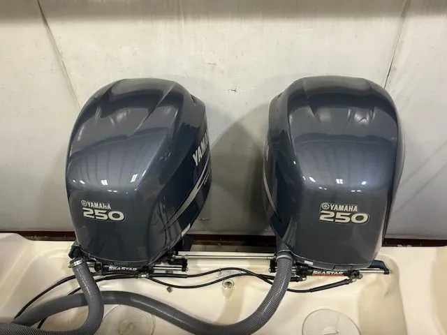 Slide: The Image of Two Yamaha 250 outboard motors on 2008 Pursuit OS 285 Offshore. - 17