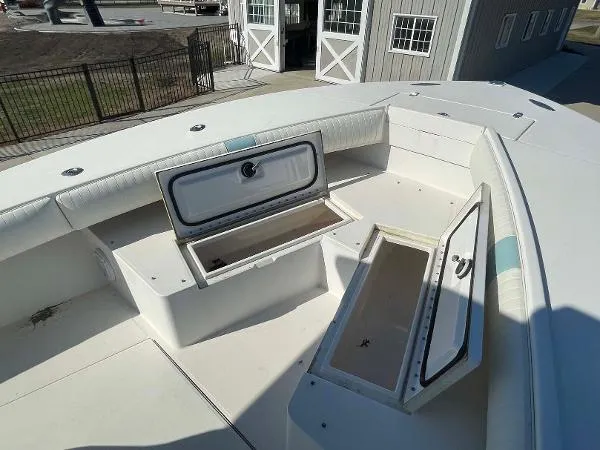 Slide: The Image of Regulator Marine 32 FS 2002 - 2