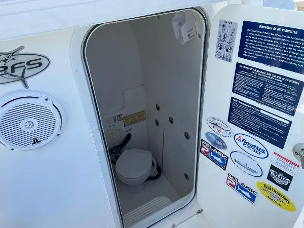 Slide: The Image of Regulator Marine 32 FS 2002 - 7