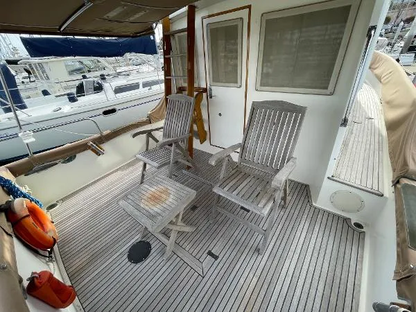 Slide: The Image of Grand Banks 32 Sedan 1990 - 4