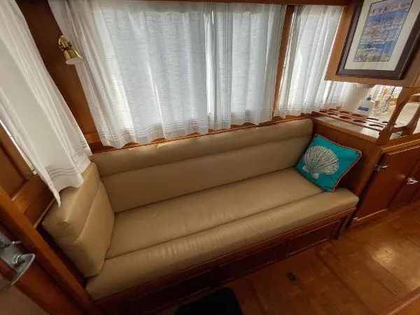 Slide: The Image of Grand Banks 32 Sedan 1990 - 8