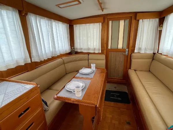 Slide: The Image of Grand Banks 32 Sedan 1990 - 9