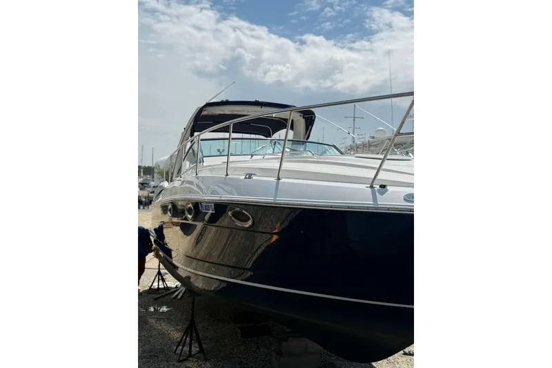 Slide: The Image of Monterey 350 Sport Yacht 2006 - 11