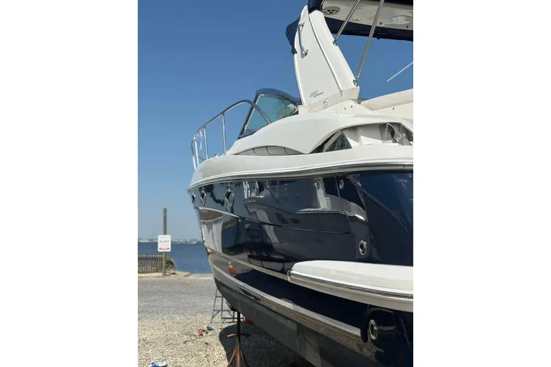 Slide: The Image of Monterey 350 Sport Yacht 2006 - 12