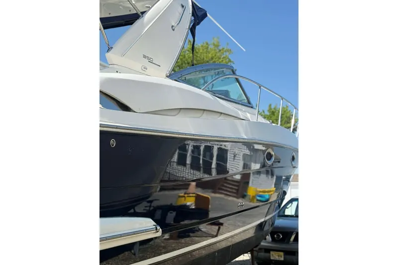 Slide: The Image of Monterey 350 Sport Yacht 2006 - 14