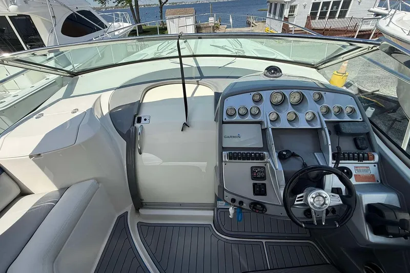 Slide: The Image of Monterey 350 Sport Yacht 2006 - 16