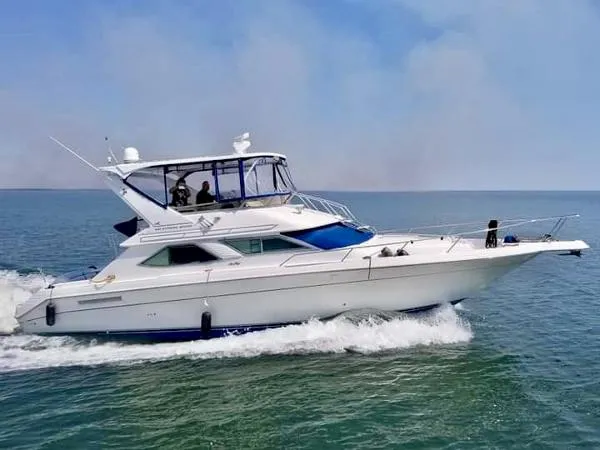 Slide: The Image of Sea Ray 440 Express Bridge 1995 - 0