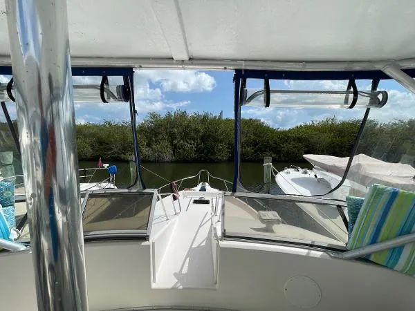 Slide: The Image of Sea Ray 440 Express Bridge 1995 - 10