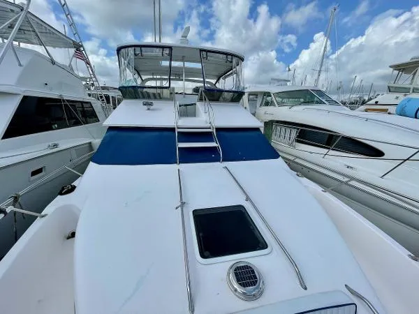 Slide: The Image of Sea Ray 440 Express Bridge 1995 - 9