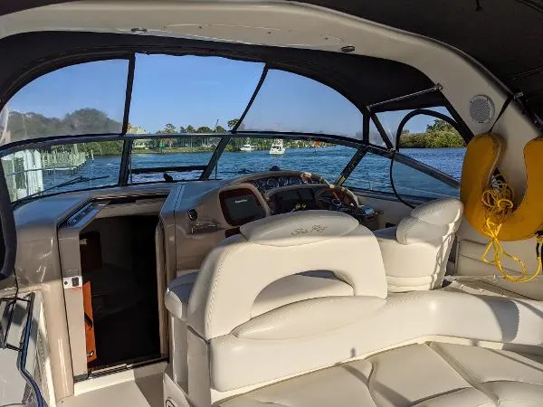 Slide: The Image of Sea Ray Sundancer 1999 - 4