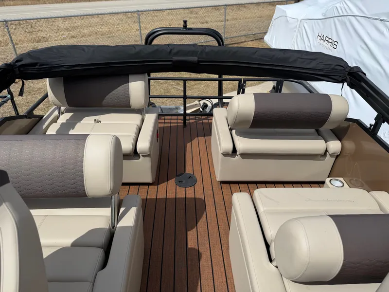Slide: The Image of Bentley Pontoons Elite 220 QSB 2026 - 11