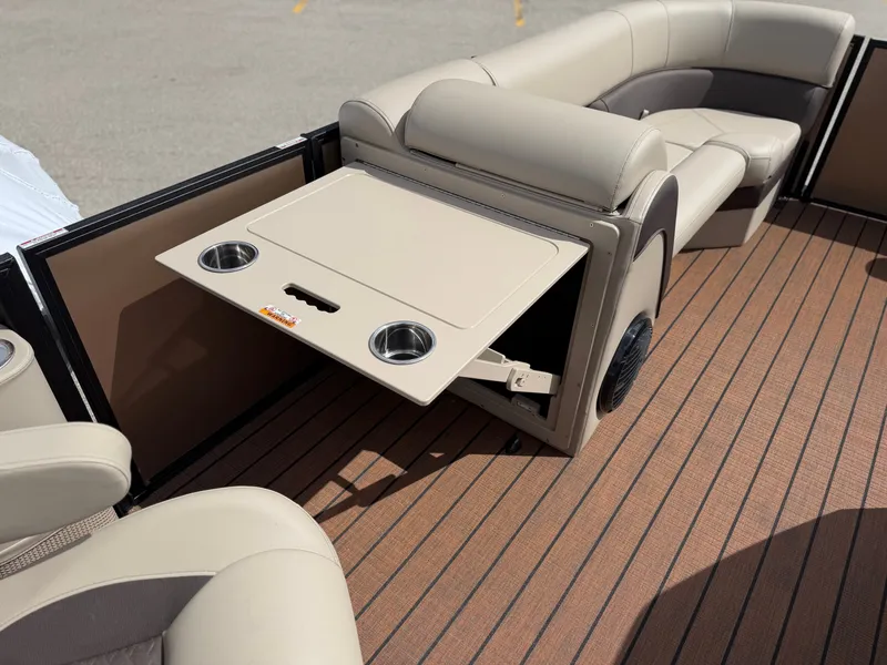 Slide: The Image of Bentley Pontoons Elite 220 QSB 2026 - 13