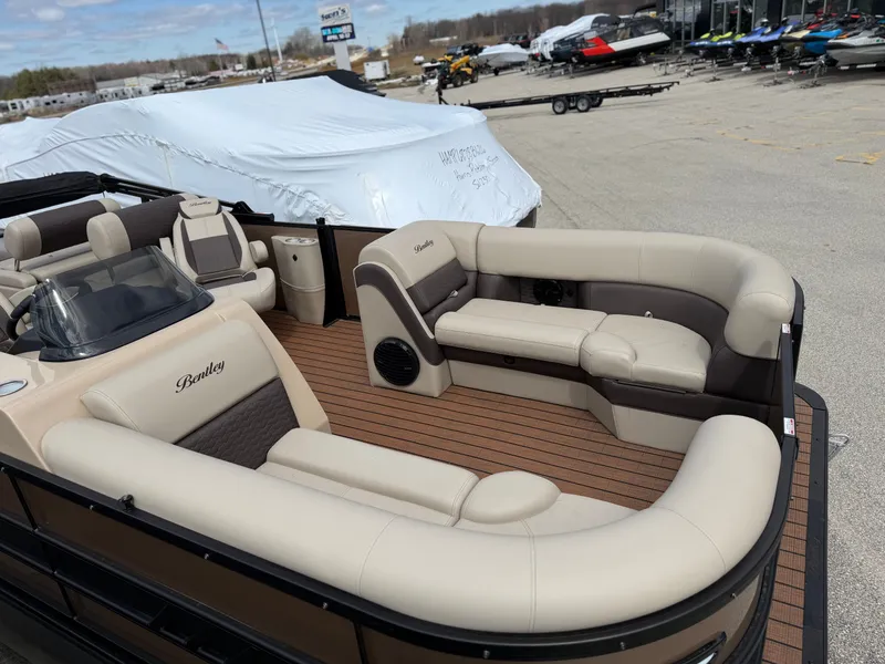 Slide: The Image of Bentley Pontoons Elite 220 QSB 2026 - 5