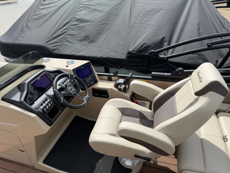Slide: The Image of Bentley Pontoons Elite 220 QSB 2026 - 7