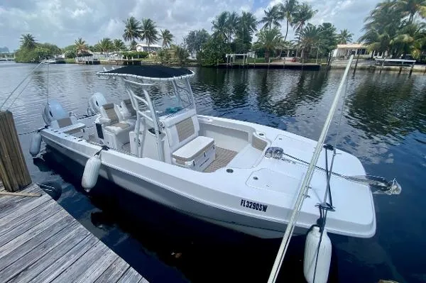 Slide: The Image of Twin Vee 260SE Center Console 2021 - 0