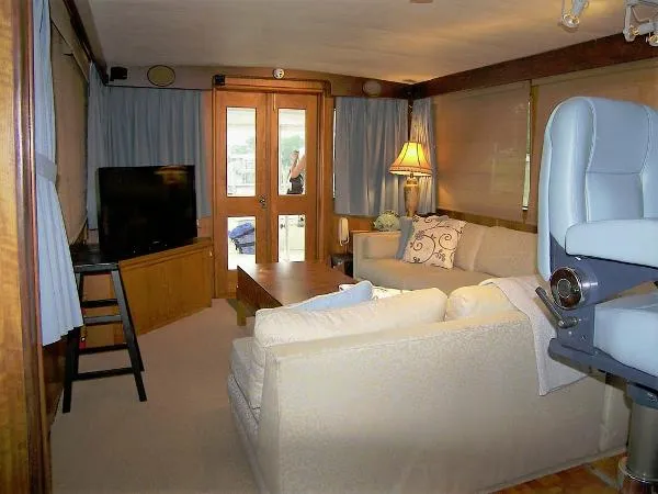 Slide: The Image of Hatteras 60 Yacht Fish 1970 - 6