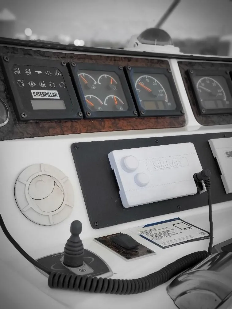 Slide: The Image of Sea Ray 480 Sedan Bridge 2001 - 2