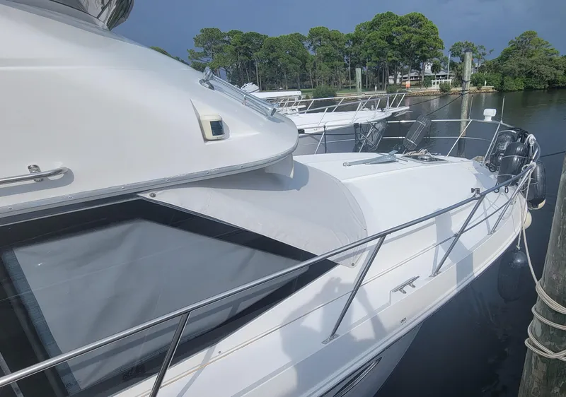 Slide: The Image of Carver Yachts 406 Motor Yacht 1999 - 3