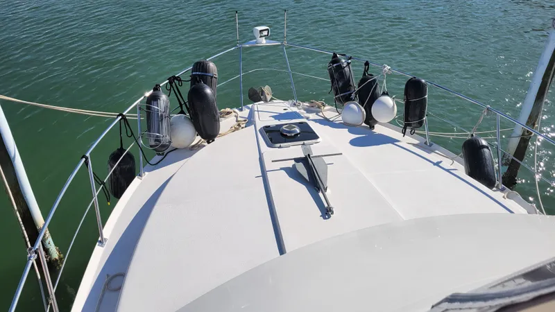 Slide: The Image of Carver Yachts 406 Motor Yacht 1999 - 4